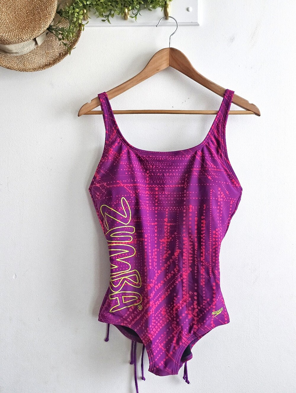 Speedo Zumba Women’s Size 8 One Piece Swimsuit Purple Pink Lace Up Back